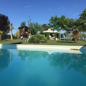  Apartment Con Piscina E Giardino A Italy