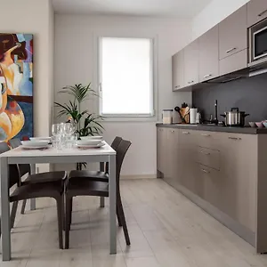 Apartman Camelot Red -