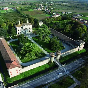 https://castello-di-roncade.hotelinveneto.com